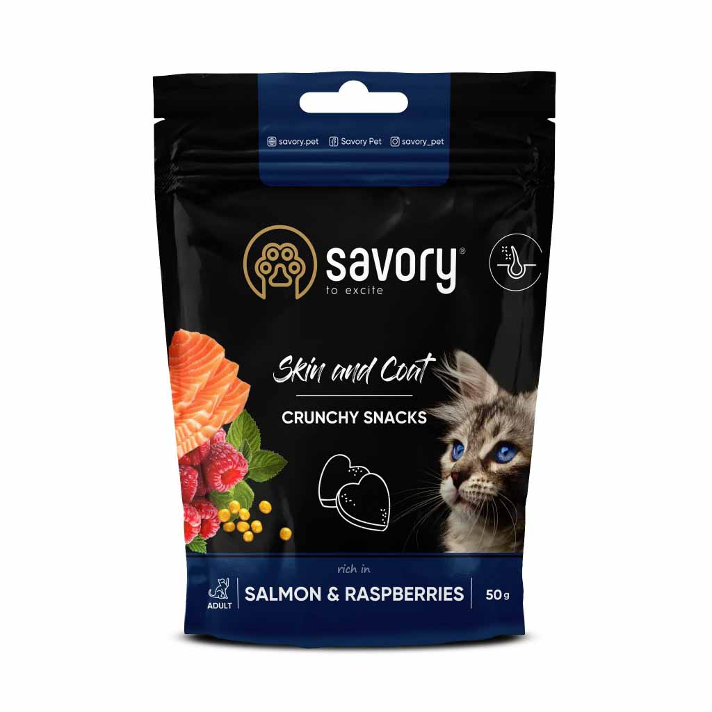 Хрусткі ласощі для котів Savory лосось із малиною, для здоров'я шкіри та шерсті